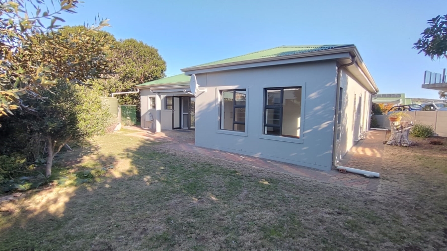 2 Bedroom Property for Sale in Stilbaai Wes Western Cape